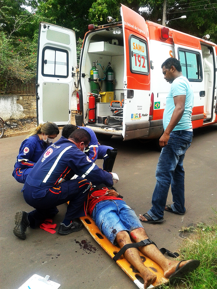 Acidente com moto deixa homem ferido no bairro Tranqueira, em Altos